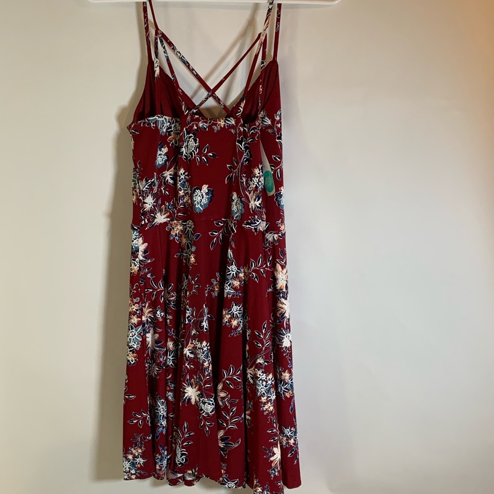 General Good Floral Burgandy Spaghetti Strap Dress
Sz Med. Reign back detail
